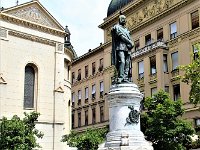 Spomenik Petru Preradoviću na Cvjetnom trgu B